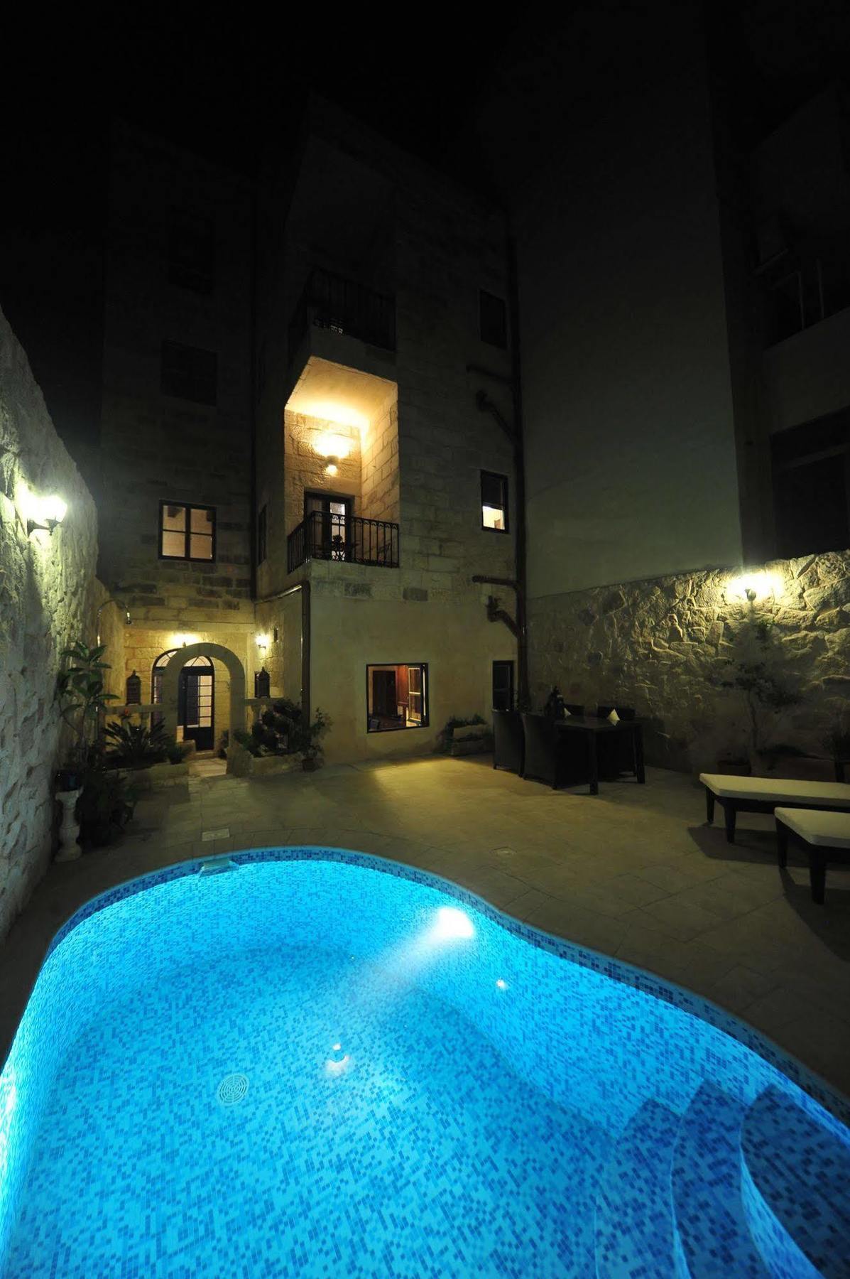 The Stonehouse Saint Julian's Exterior foto