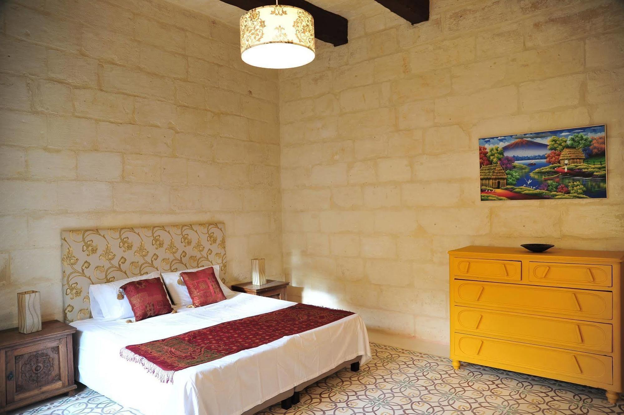 The Stonehouse Saint Julian's Exterior foto